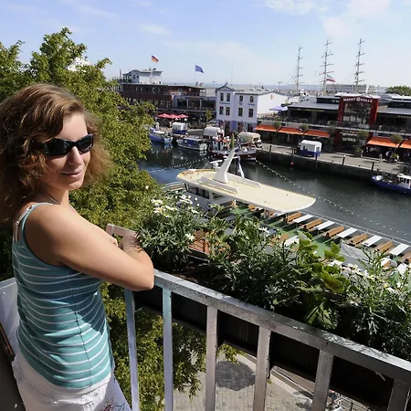 Отель Am Alten Strom Росток