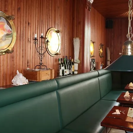 Отель Am Alten Strom Росток